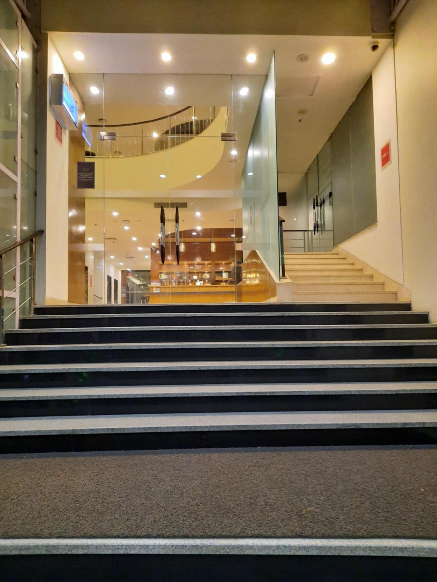 Four Points By Sheraton Vadodara Exteriör bild