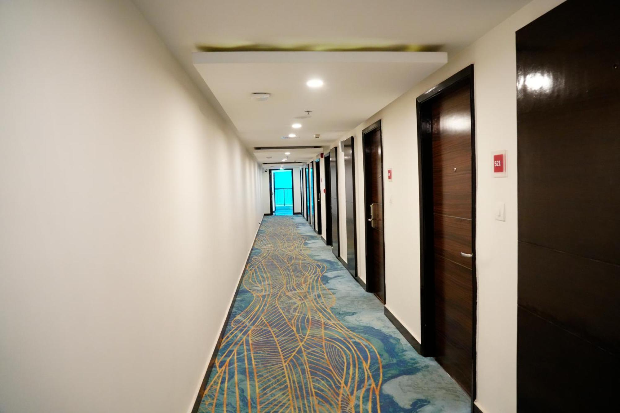 Four Points By Sheraton Vadodara Exteriör bild