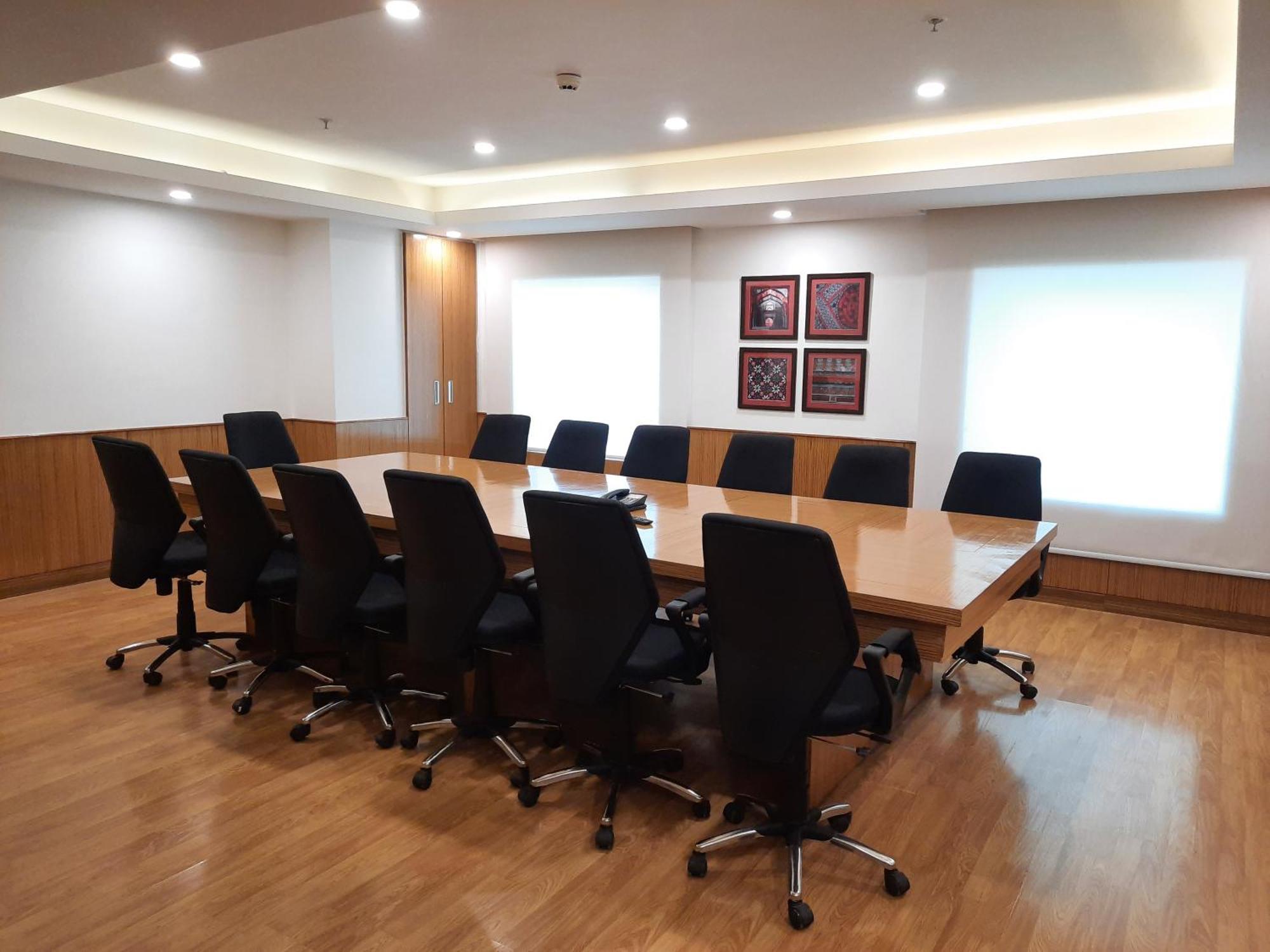 Four Points By Sheraton Vadodara Exteriör bild