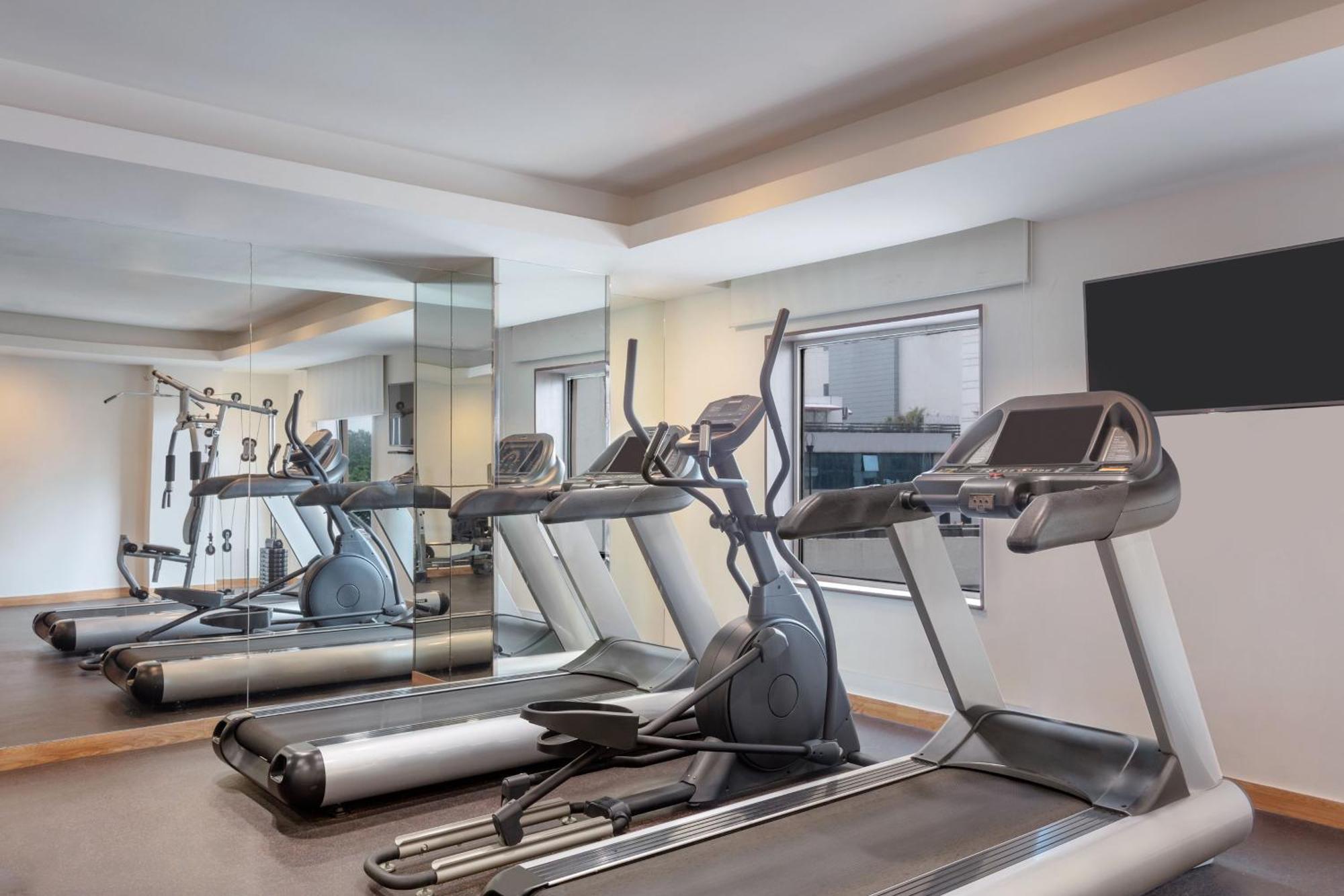 Four Points By Sheraton Vadodara Exteriör bild